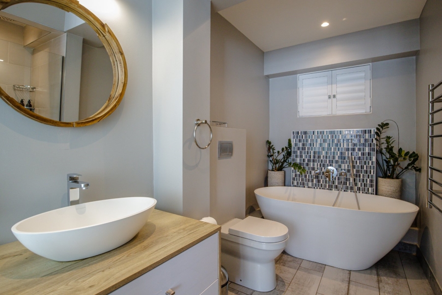 To Let 4 Bedroom Property for Rent in Sea Point Western Cape